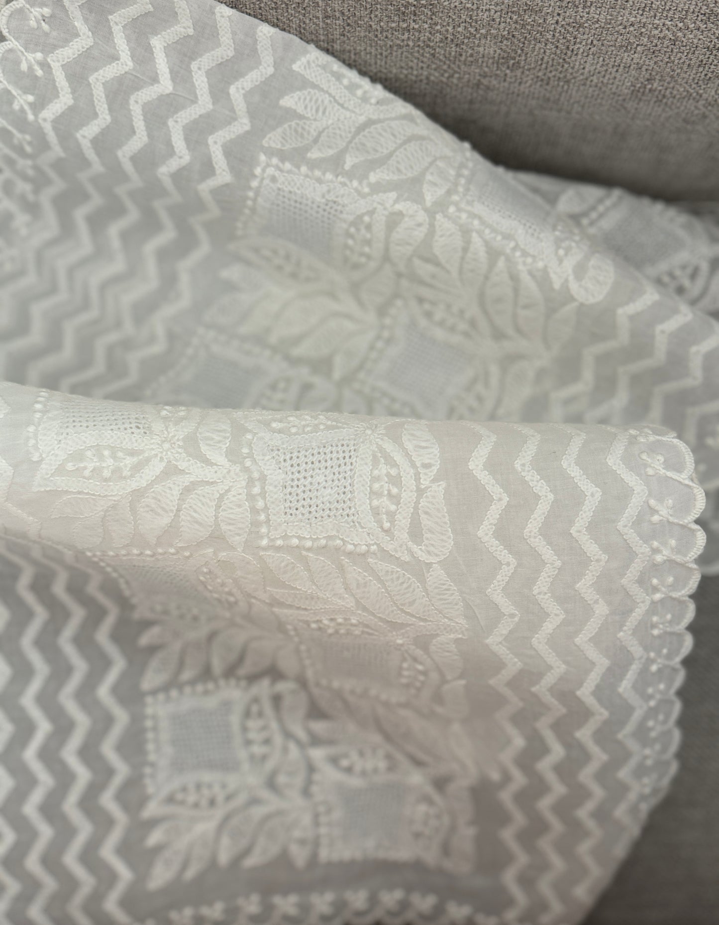 Jaali Small Table Runner