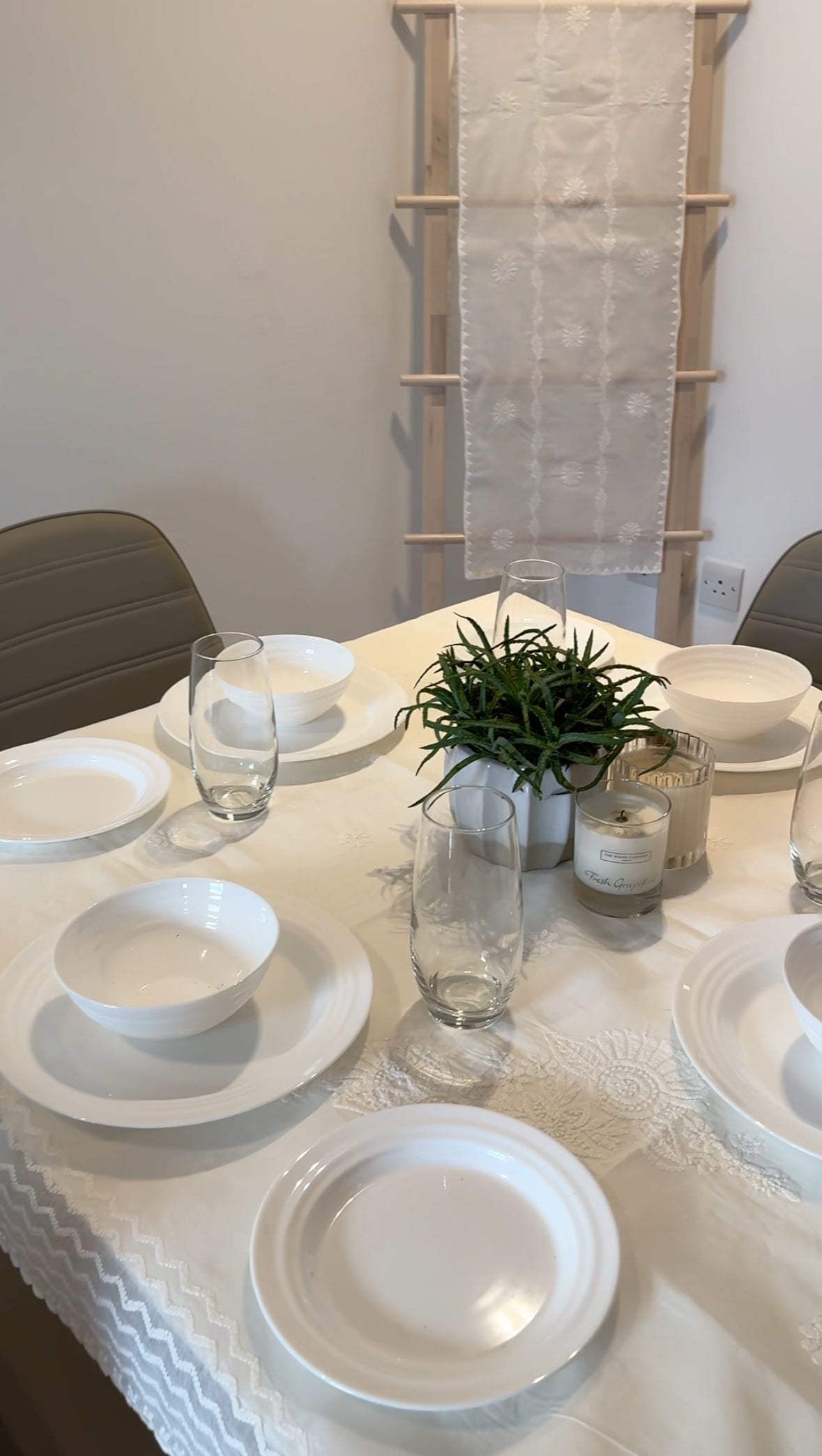 Bara Table Cloth