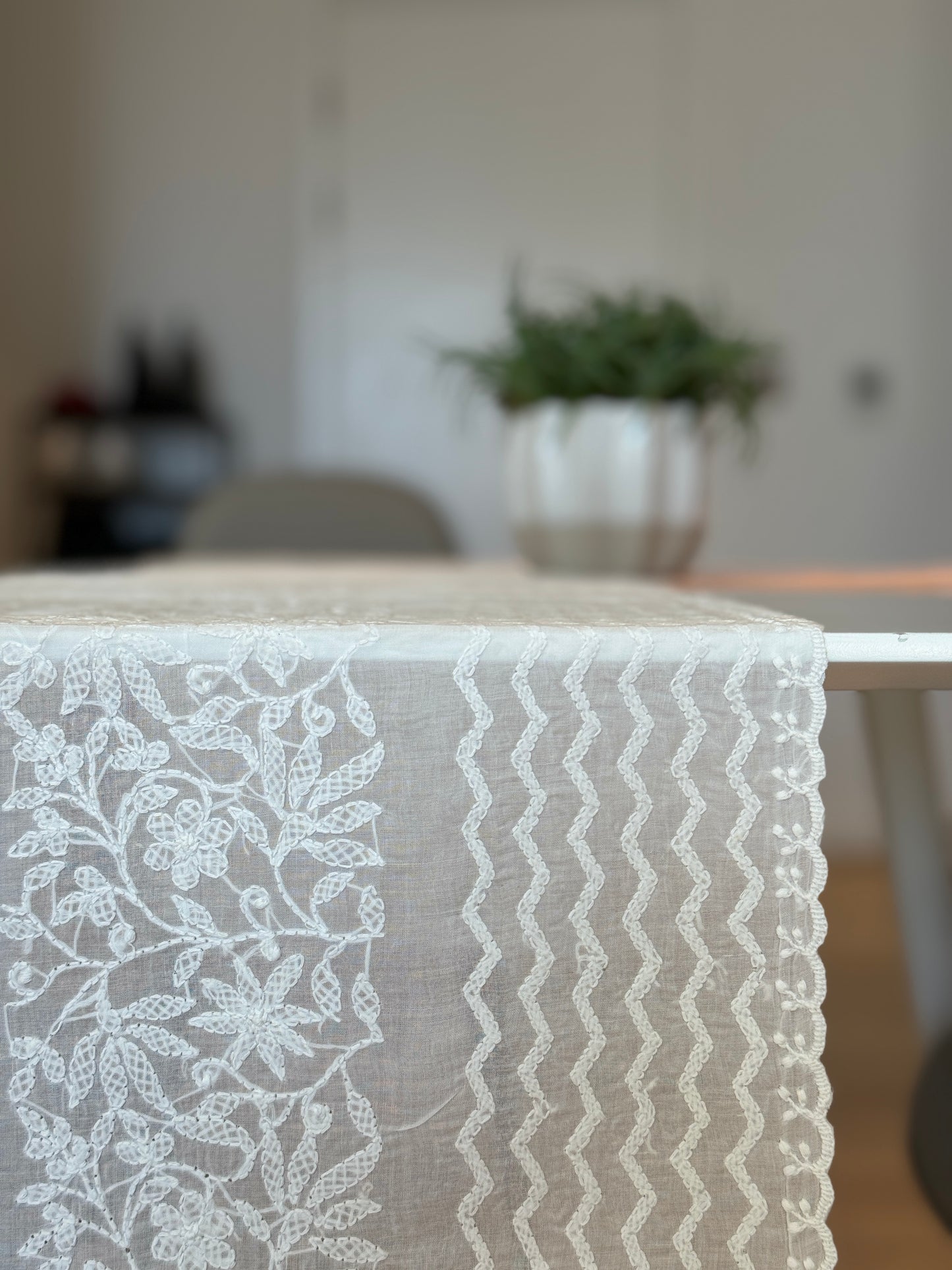 Shaahi Large Table Runner